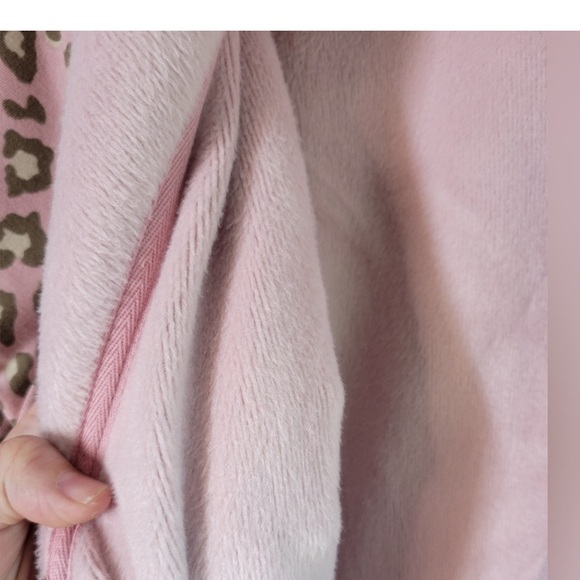 UGG Leopard Pink Print Robe -SMALL NEW WITH TAGS - Picture 8 of 11